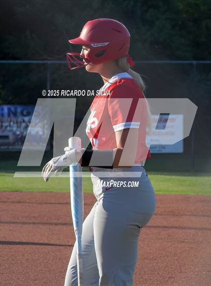 Thumbnail 2 in Clear Springs vs. Katy (UIL 6A D1 Softball Regional Semifinal) photogallery.