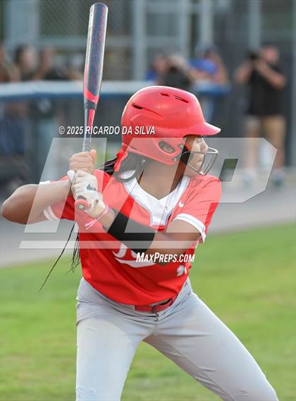 Thumbnail 3 in Clear Springs vs. Katy (UIL 6A D1 Softball Regional Semifinal) photogallery.