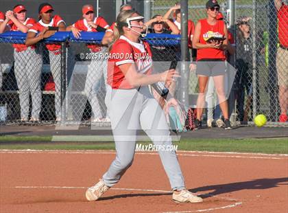 Thumbnail 3 in Clear Springs vs. Katy (UIL 6A D1 Softball Regional Semifinal) photogallery.
