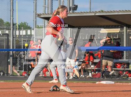 Thumbnail 2 in Clear Springs vs. Katy (UIL 6A D1 Softball Regional Semifinal) photogallery.