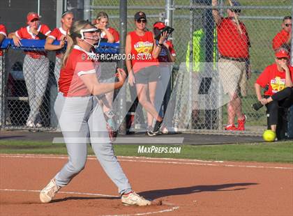 Thumbnail 3 in Clear Springs vs. Katy (UIL 6A D1 Softball Regional Semifinal) photogallery.