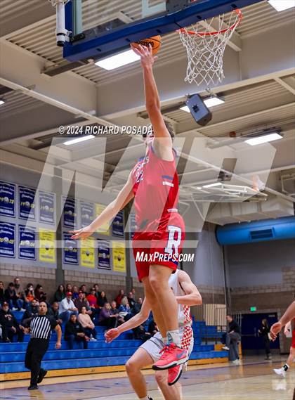 Thumbnail 2 in Selma vs. Reno photogallery.