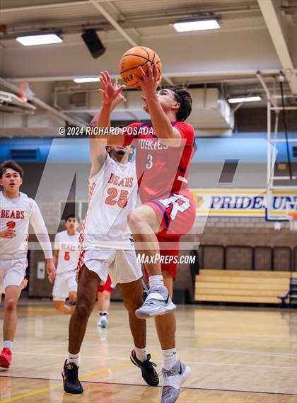 Thumbnail 1 in Selma vs. Reno photogallery.