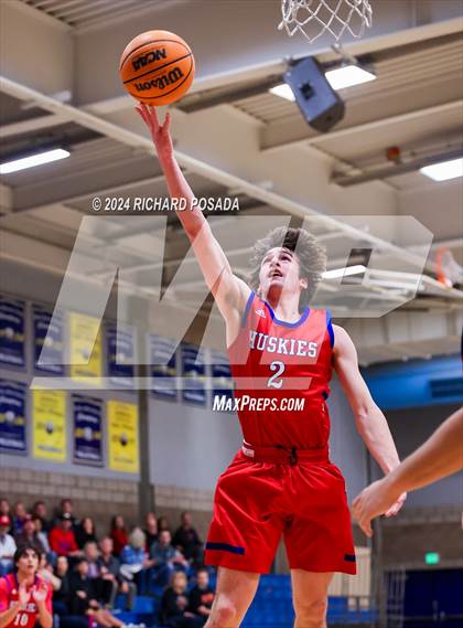 Thumbnail 2 in Selma vs. Reno photogallery.