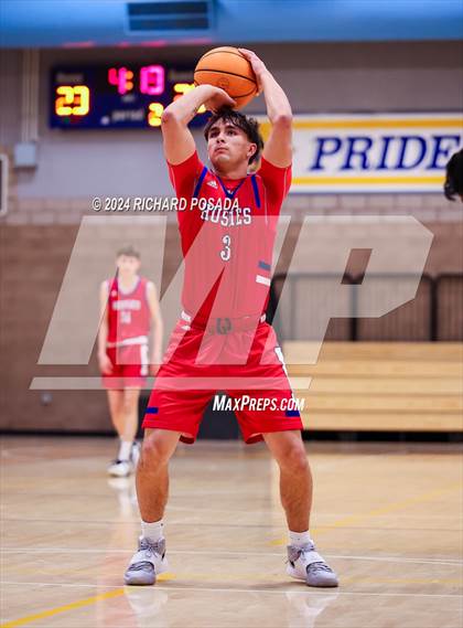 Thumbnail 1 in Selma vs. Reno photogallery.