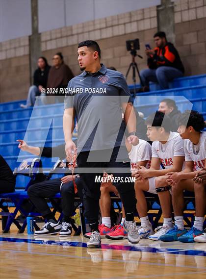Thumbnail 3 in Selma vs. Reno photogallery.