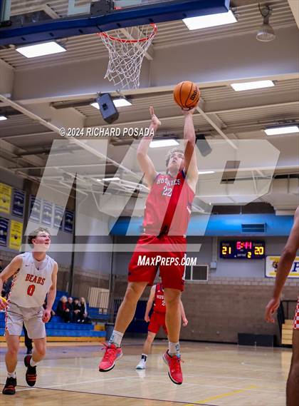 Thumbnail 3 in Selma vs. Reno photogallery.