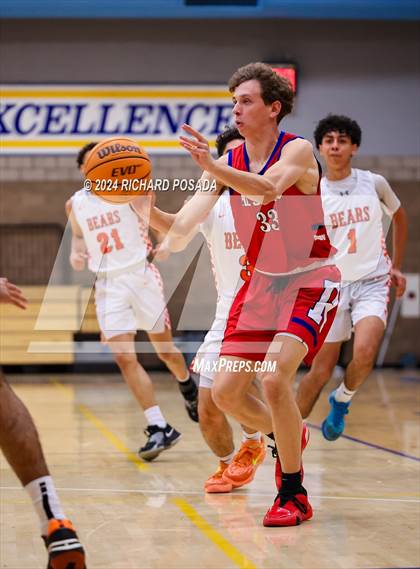 Thumbnail 2 in Selma vs. Reno photogallery.