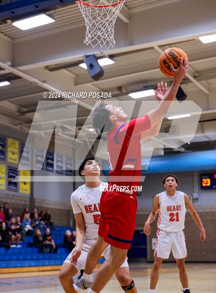 Thumbnail 2 in Selma vs. Reno photogallery.