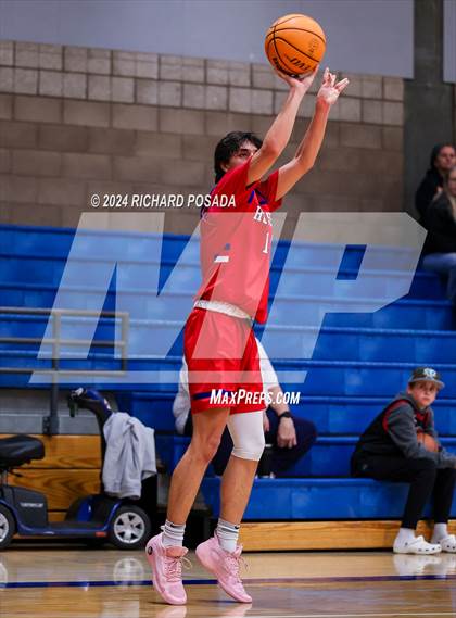 Thumbnail 2 in Selma vs. Reno photogallery.