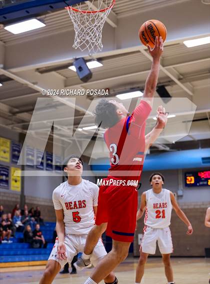 Thumbnail 3 in Selma vs. Reno photogallery.