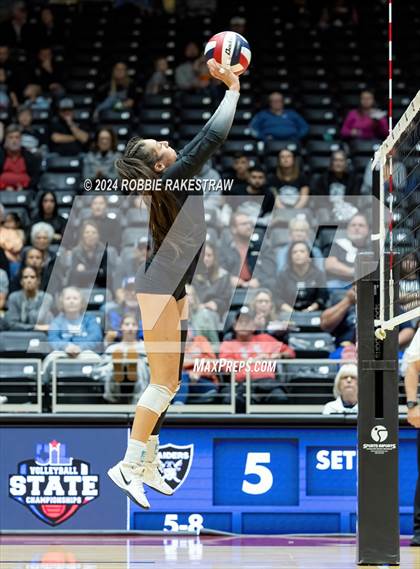Thumbnail 1 in Wimberley vs. Randall (UIL 4A Volleyball Division II Final) photogallery.