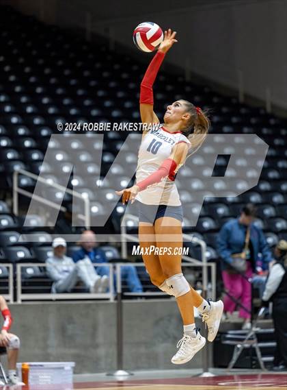 Thumbnail 1 in Wimberley vs. Randall (UIL 4A Volleyball Division II Final) photogallery.