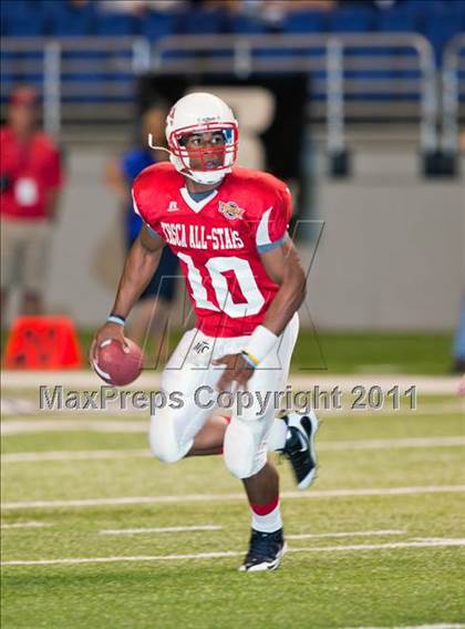 Thumbnail 3 in 2010 THSCA All-Star Football Game photogallery.
