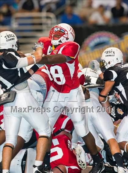 Thumbnail 1 in 2010 THSCA All-Star Football Game photogallery.