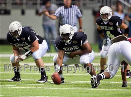 Thumbnail 1 in 2010 THSCA All-Star Football Game photogallery.