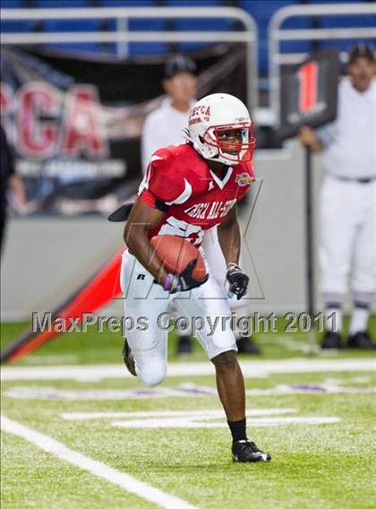 Thumbnail 1 in 2010 THSCA All-Star Football Game photogallery.