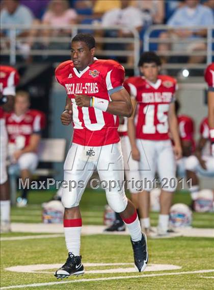 Thumbnail 2 in 2010 THSCA All-Star Football Game photogallery.