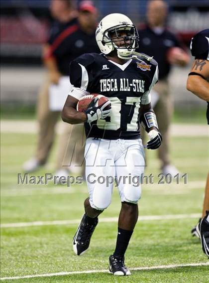 Thumbnail 1 in 2010 THSCA All-Star Football Game photogallery.