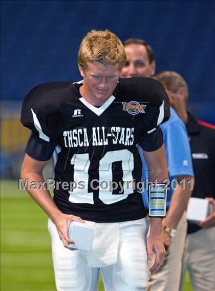 Thumbnail 2 in 2010 THSCA All-Star Football Game photogallery.