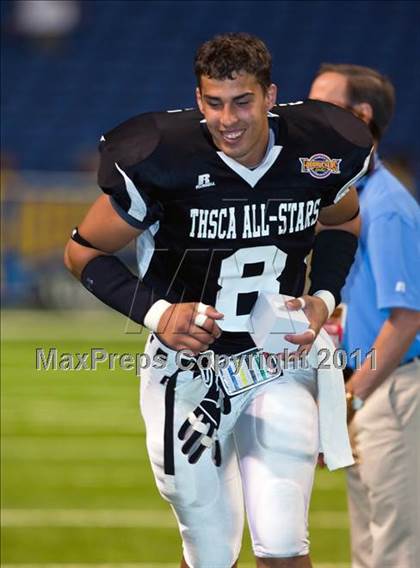 Thumbnail 2 in 2010 THSCA All-Star Football Game photogallery.