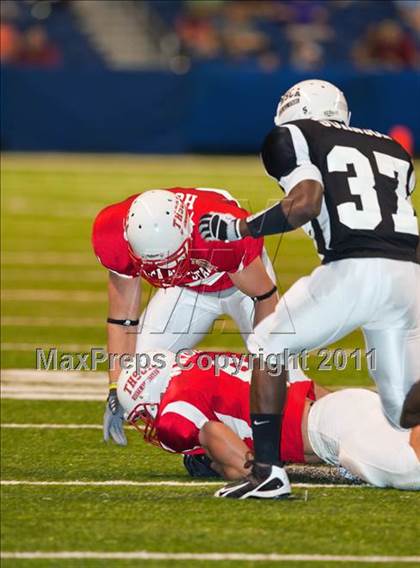 Thumbnail 2 in 2010 THSCA All-Star Football Game photogallery.