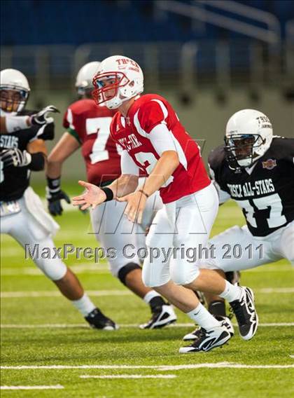 Thumbnail 3 in 2010 THSCA All-Star Football Game photogallery.