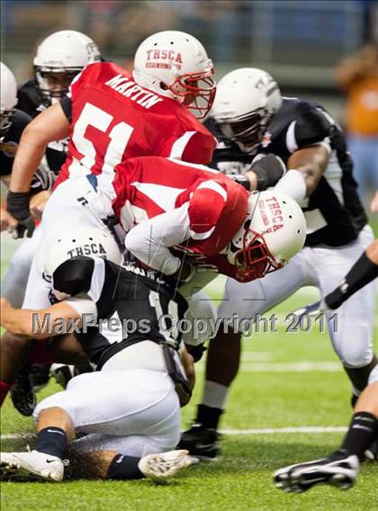 Thumbnail 2 in 2010 THSCA All-Star Football Game photogallery.