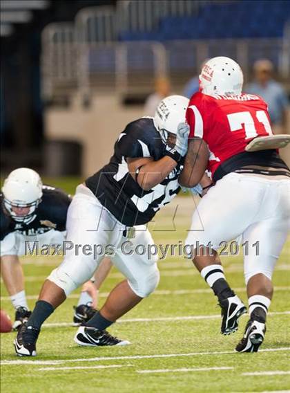 Thumbnail 3 in 2010 THSCA All-Star Football Game photogallery.