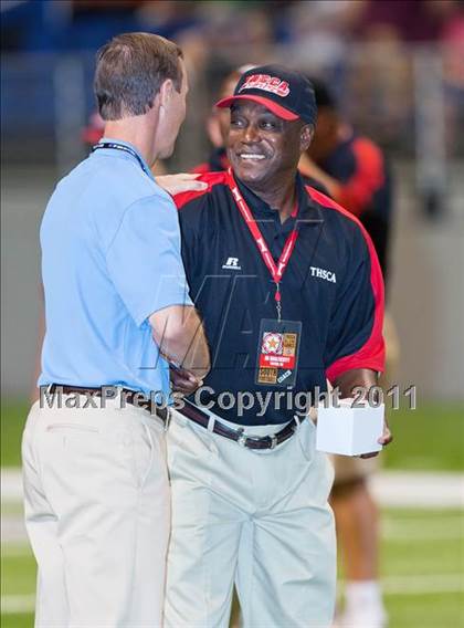 Thumbnail 2 in 2010 THSCA All-Star Football Game photogallery.