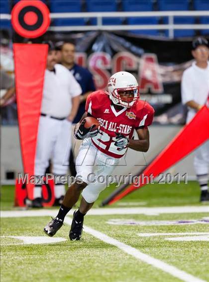 Thumbnail 3 in 2010 THSCA All-Star Football Game photogallery.