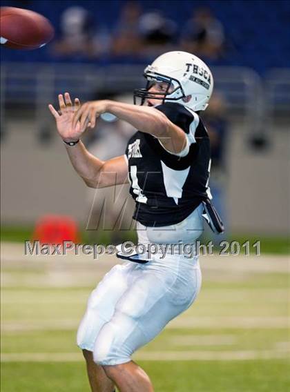 Thumbnail 1 in 2010 THSCA All-Star Football Game photogallery.