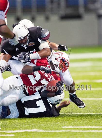 Thumbnail 1 in 2010 THSCA All-Star Football Game photogallery.