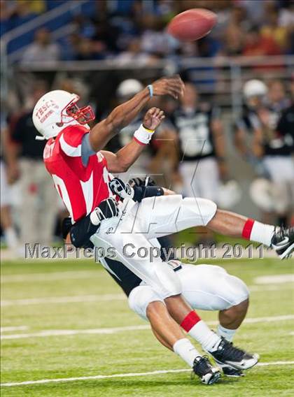 Thumbnail 2 in 2010 THSCA All-Star Football Game photogallery.