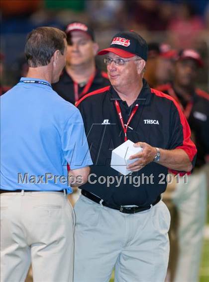 Thumbnail 3 in 2010 THSCA All-Star Football Game photogallery.