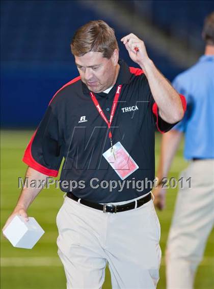 Thumbnail 3 in 2010 THSCA All-Star Football Game photogallery.