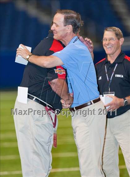 Thumbnail 2 in 2010 THSCA All-Star Football Game photogallery.