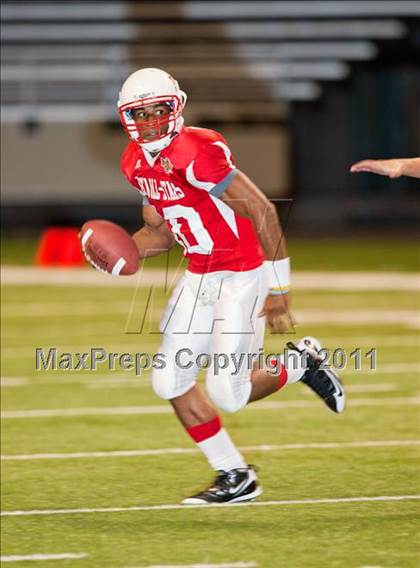 Thumbnail 1 in 2010 THSCA All-Star Football Game photogallery.