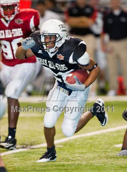 Thumbnail 3 in 2010 THSCA All-Star Football Game photogallery.
