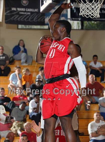 Thumbnail 1 in St. Raymond Boys vs. Mater Dei (City of Palms Classic) photogallery.