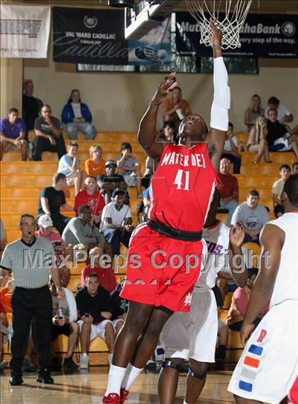 Thumbnail 3 in St. Raymond Boys vs. Mater Dei (City of Palms Classic) photogallery.
