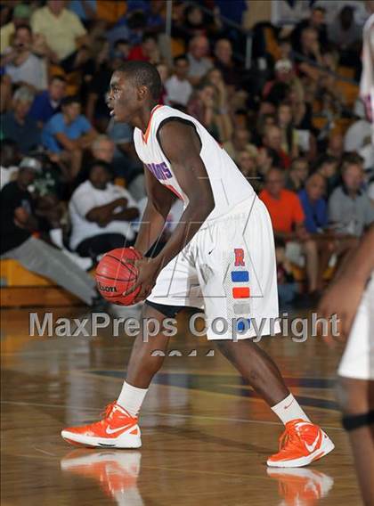 Thumbnail 1 in St. Raymond Boys vs. Mater Dei (City of Palms Classic) photogallery.