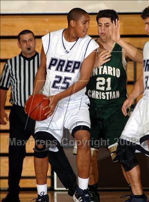 Thumbnail 1 in Flintridge Prep vs. Ontario Christian (SoCal Shootout) photogallery.