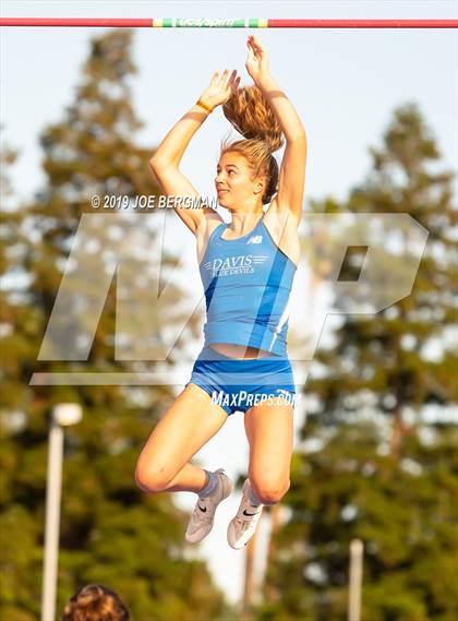 Thumbnail 1 in CIF State Track and Field Championships (Girls Pole Vault - Day 1) photogallery.