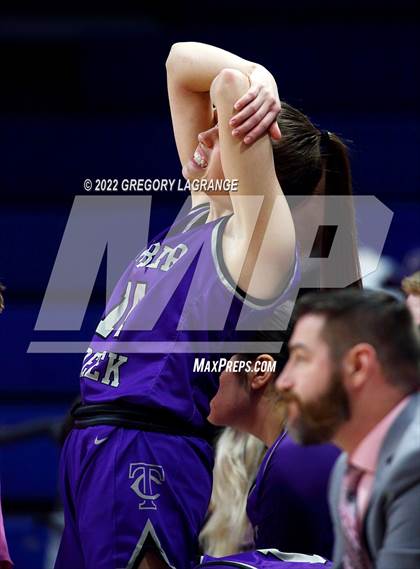 Thumbnail 3 in Timber Creek vs Bell (UIL 6A Bi-District Playoff) photogallery.
