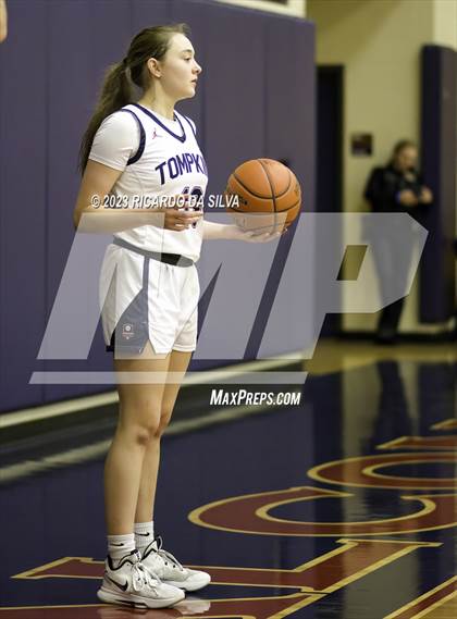 Thumbnail 3 in Tompkins vs Mayde Creek photogallery.