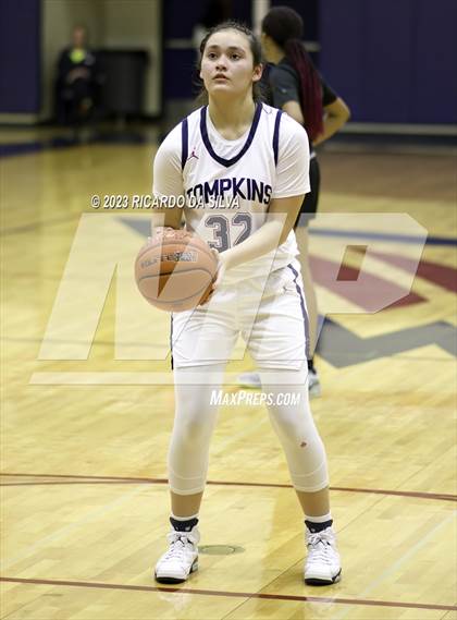 Thumbnail 2 in Tompkins vs Mayde Creek photogallery.