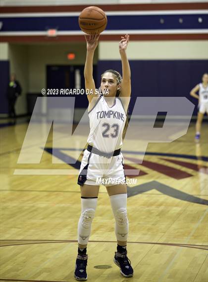 Thumbnail 2 in Tompkins vs Mayde Creek photogallery.