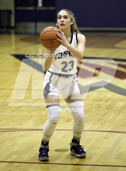 Thumbnail 2 in Tompkins vs Mayde Creek photogallery.