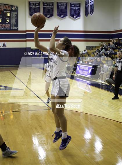 Thumbnail 3 in Tompkins vs Mayde Creek photogallery.
